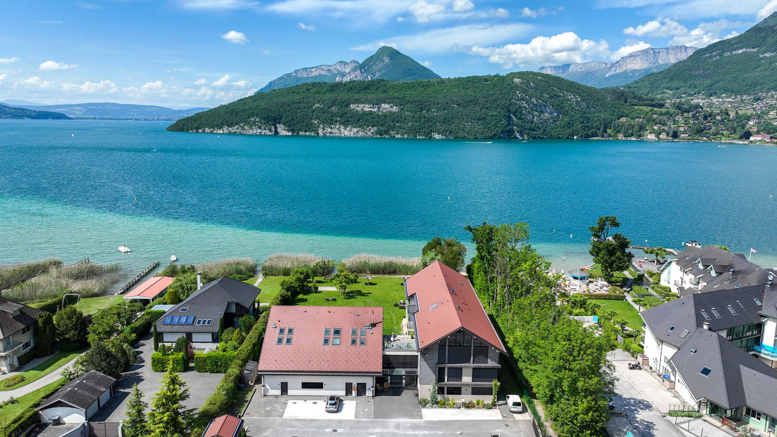 La Villa Caroline sur les rives du lac d’Annecy